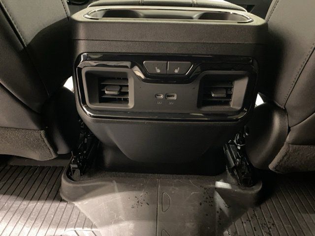 Used 2023 GMC Sierra 1500 AT4 w/ AT4 Premium Package AWD/4WD image 32