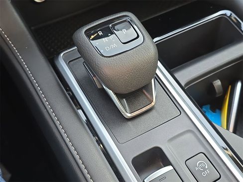 Certified 2024 Nissan Pathfinder SV image 25