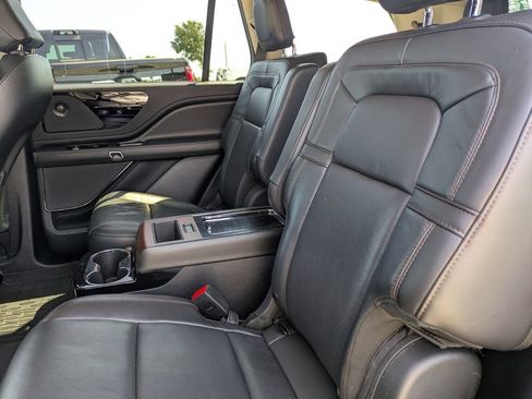 Used 2023 Lincoln Aviator Reserve w/ Equipment Group 201A AWD/4WD image 17