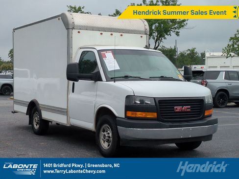 Used 2022 GMC Savana 3500 w/ Power Convenience Package RWD image 1
