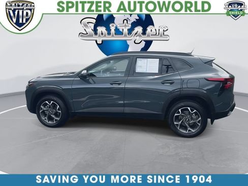 Used 2025 Chevrolet Trax LT FWD image 6