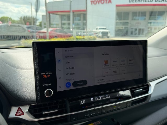 Certified 2026 Toyota Sienna XLE FWD image 25