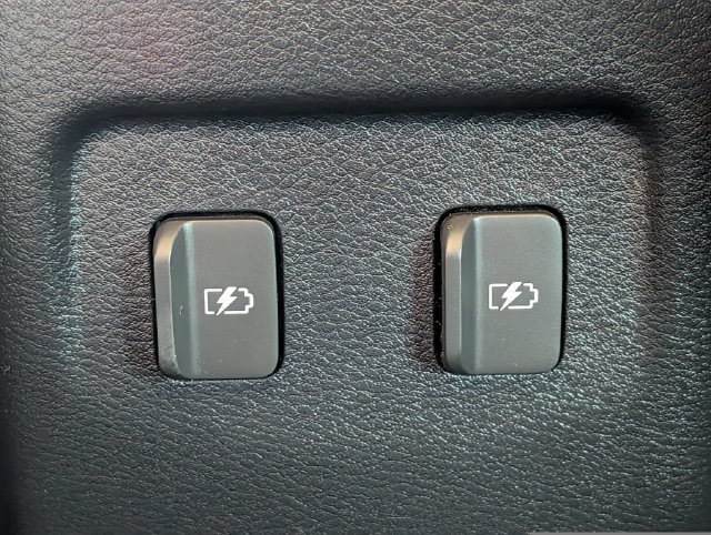 Used 2023 Nissan Kicks SV FWD image 28
