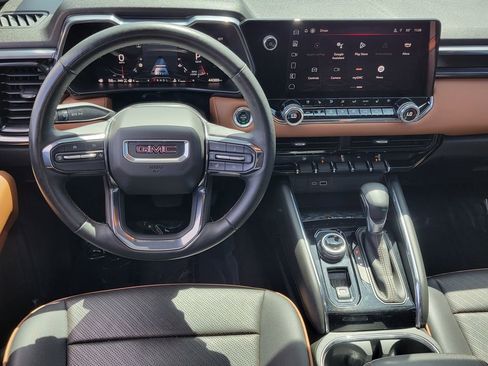 Used 2024 GMC Canyon AT4 w/ AT4 Premium Package AWD/4WD image 6