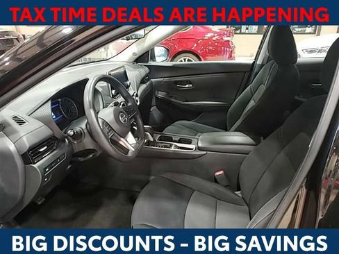 Used 2023 Nissan Sentra SV image 3