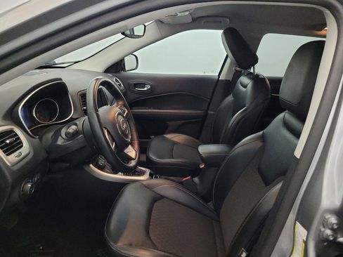 Used 2017 Jeep Compass Latitude w/ Popular Equipment Group AWD/4WD image 17