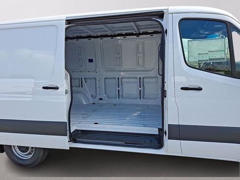 Used 2026 Mercedes-Benz Sprinter 2500 image 7