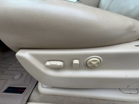 Used 2013 Cadillac Escalade Luxury AWD/4WD image 15
