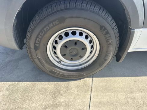 Used 2024 Mercedes-Benz Sprinter 2500 image 17