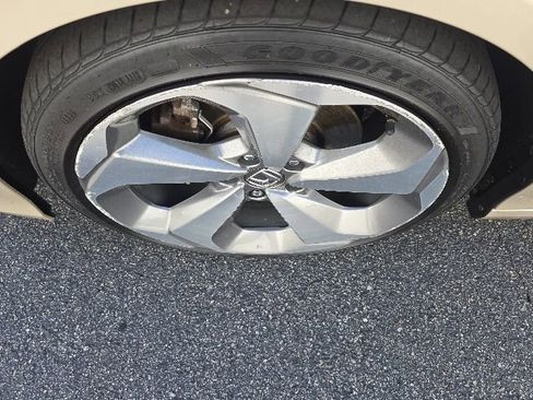Used 2018 Honda Accord Touring image 24