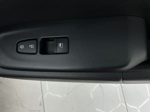 Used 2021 Hyundai Venue SE FWD image 38