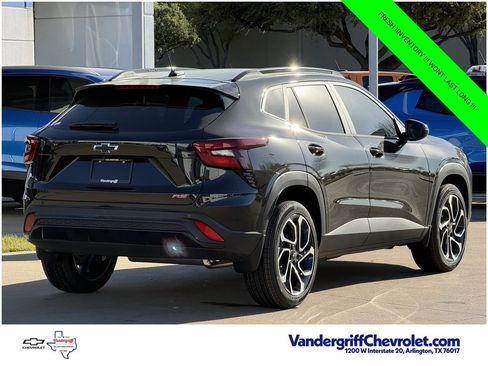 New 2026 Chevrolet Trax RS w/ Sunroof Package FWD image 4