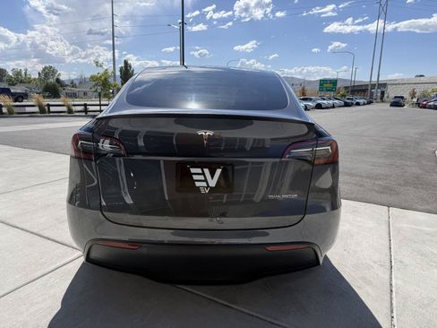 Used 2022 Tesla Model Y Performance AWD/4WD image 7
