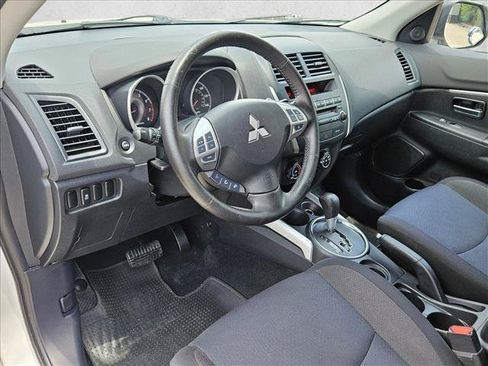 Used 2011 Mitsubishi Outlander Sport ES FWD image 10