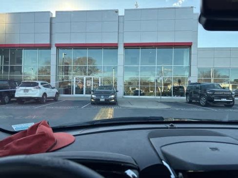 Used 2017 GMC Terrain SLE image 4