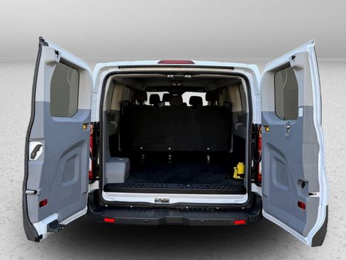 Used 2017 Ford Transit 150 XL image 39