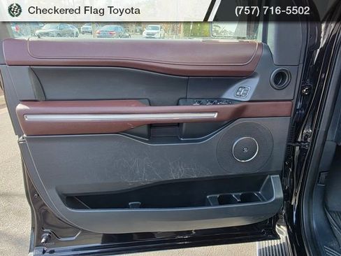 Used 2022 Ford Expedition Limited image 20