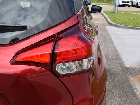 Used 2020 Nissan Kicks SR image 11