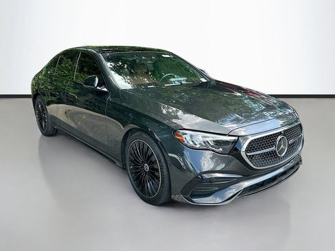 Used 2025 Mercedes-Benz E 350 Sedan image 3