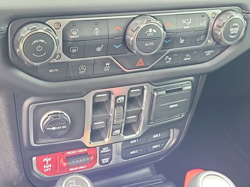 New 2026 Jeep Gladiator Rubicon w/ Safety Group AWD/4WD image 15