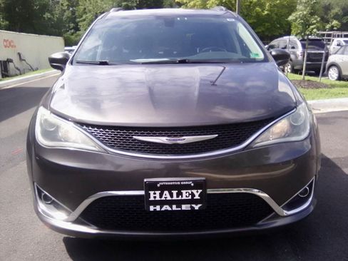 Used 2019 Chrysler Pacifica Touring-L FWD image 14