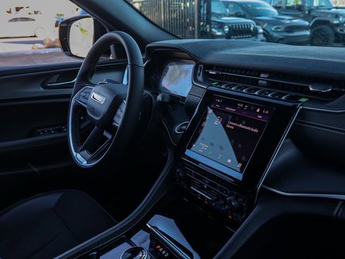 New 2025 Jeep Grand Cherokee L Altitude image 20