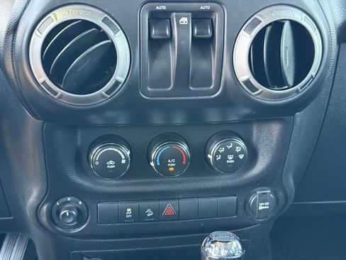 Used 2015 Jeep Wrangler Sport AWD/4WD image 17