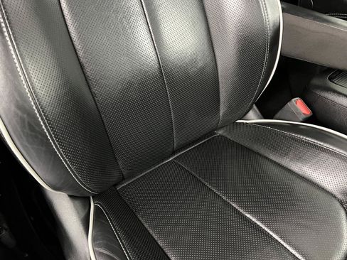 Used 2025 Chrysler Pacifica Limited FWD image 39