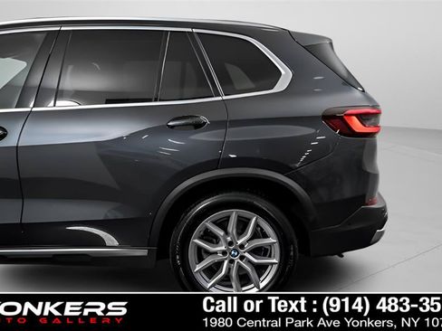Used 2022 BMW X5 xDrive40i w/ Premium Package AWD/4WD image 30