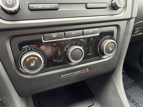 Used 2013 Volkswagen GTI Driver's Edition FWD image 23