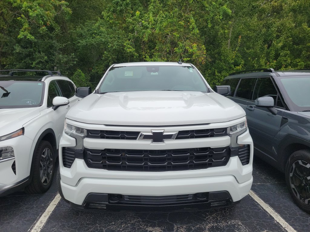 Used 2024 Chevrolet Silverado 1500 RST AWD/4WD image 2