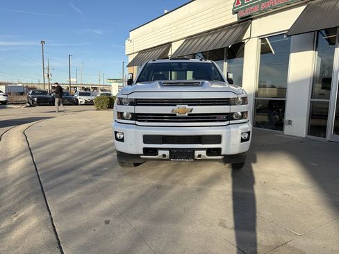 Used 2018 Chevrolet Silverado 2500 LTZ w/ Duramax Plus Package image 4