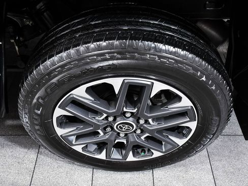 Used 2024 Toyota Tundra Limited w/ Power Package image 8