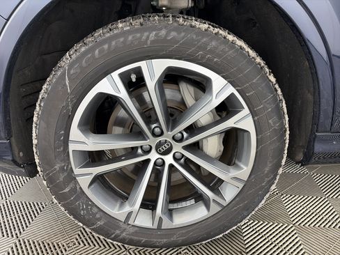 Certified 2025 Audi Q7 2.0T Premium w/ Convenience Plus Package image 14