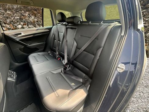 Used 2017 Volkswagen Golf Alltrack S image 22