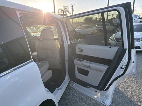 Used 2011 Ford Flex SEL w/ Rapid Spec Order Code FWD image 22