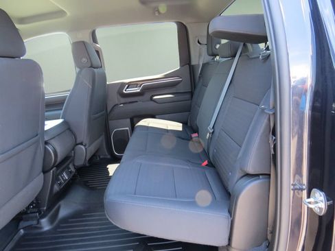 Certified 2022 Chevrolet Silverado 1500 LT AWD/4WD image 16
