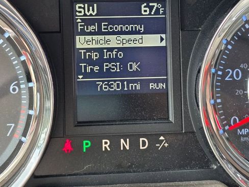 Used 2015 Chrysler Town & Country Limited Platinum image 17