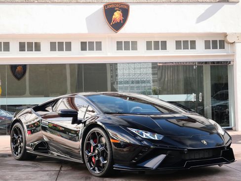 Used 2024 Lamborghini Huracan Tecnica image 1