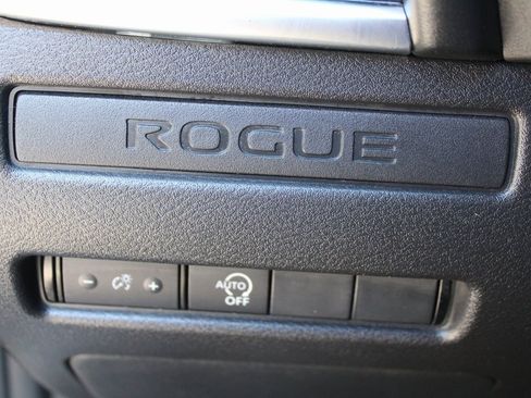 Used 2023 Nissan Rogue S image 23
