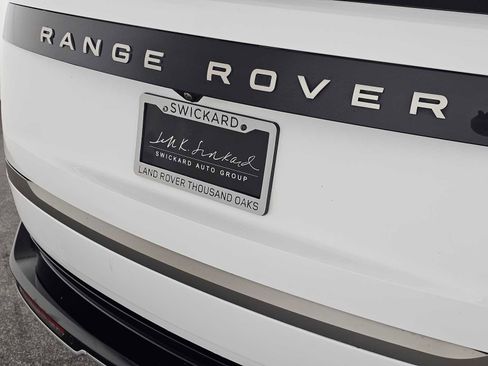 Used 2023 Land Rover Range Rover SE image 13