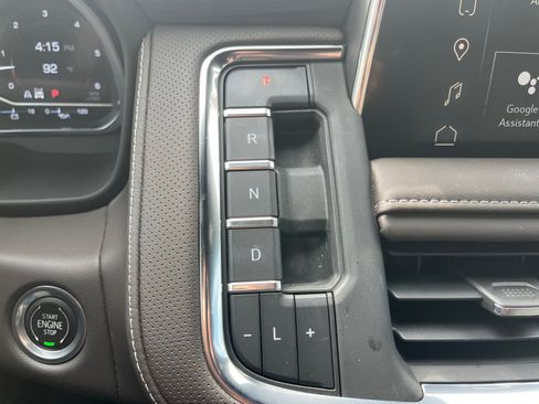 Used 2023 GMC Yukon SLT w/ SLT Premium Package AWD/4WD image 14