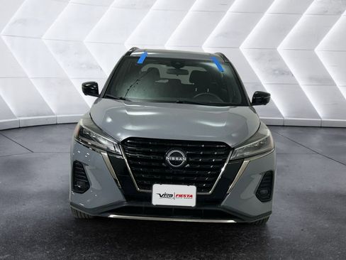 Used 2024 Nissan Kicks SR image 2