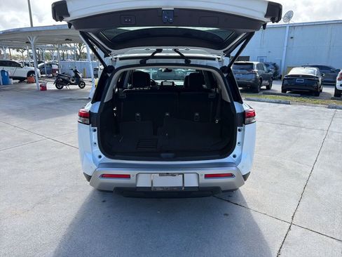 Certified 2025 Nissan Pathfinder SL image 33