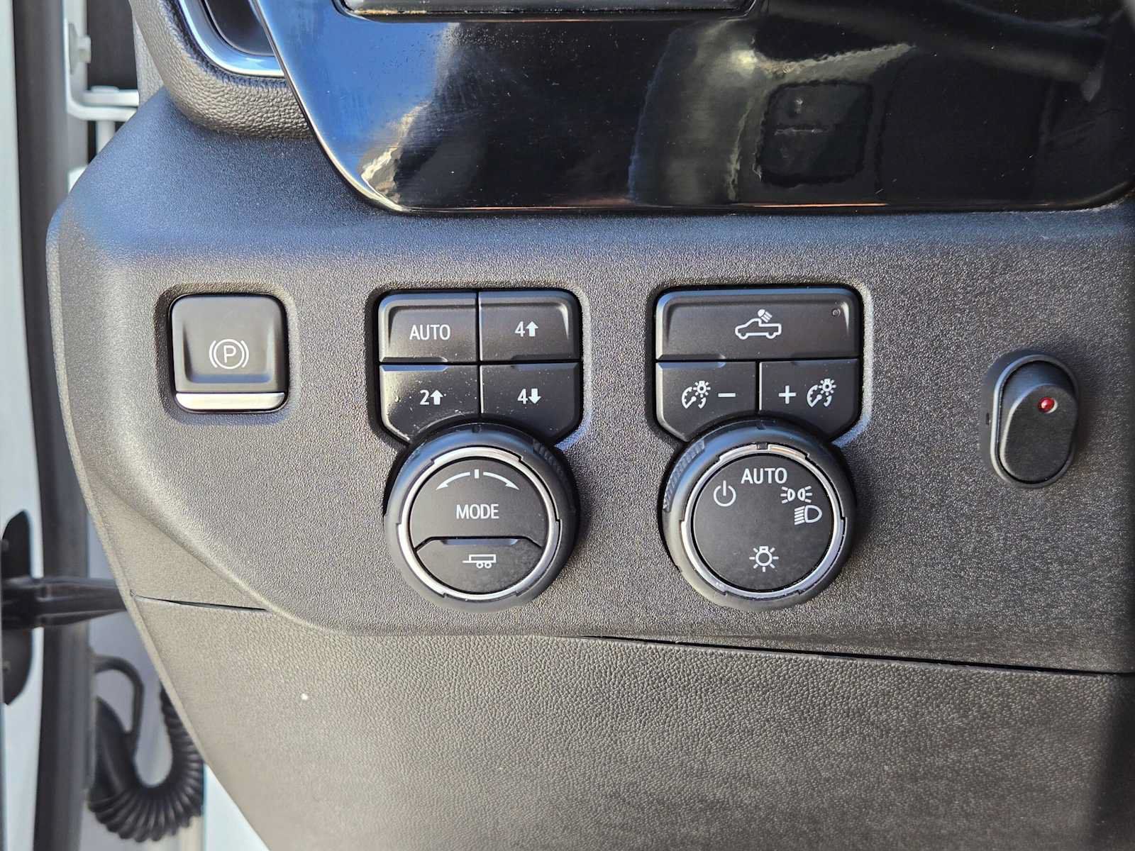 Used 2023 Chevrolet Silverado 1500 LT AWD/4WD image 30