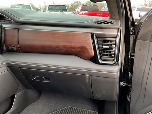 Used 2024 GMC Sierra 1500 Denali Ultimate image 27