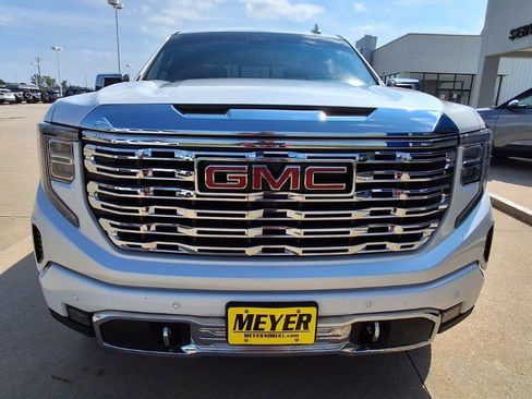 Used 2022 GMC Sierra 1500 Denali w/ Denali Reserve Package image 3