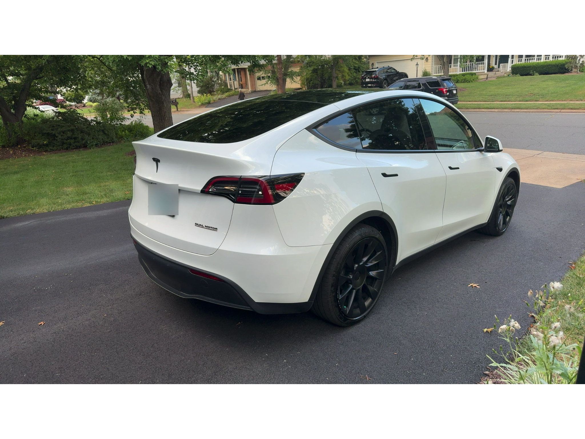 Used 2023 Tesla Model Y Long Range AWD/4WD image 5