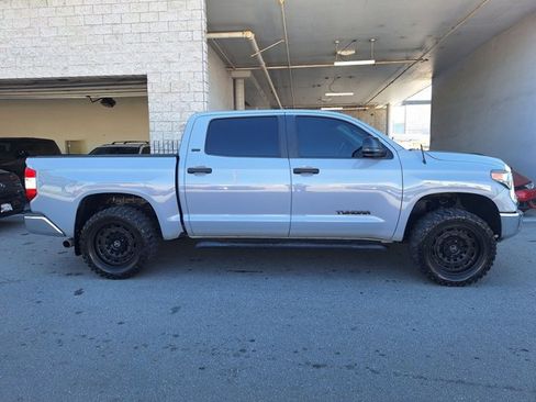 Used 2018 Toyota Tundra SR5 image 4