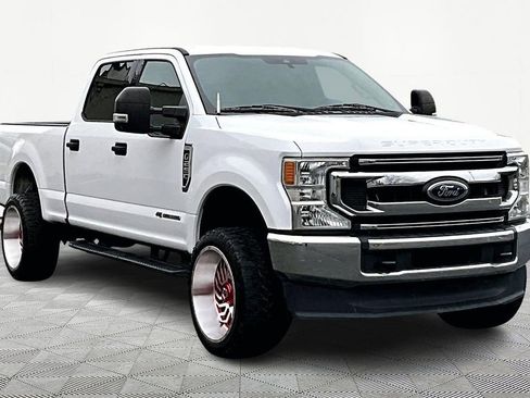 Used 2021 Ford F250 XLT image 2